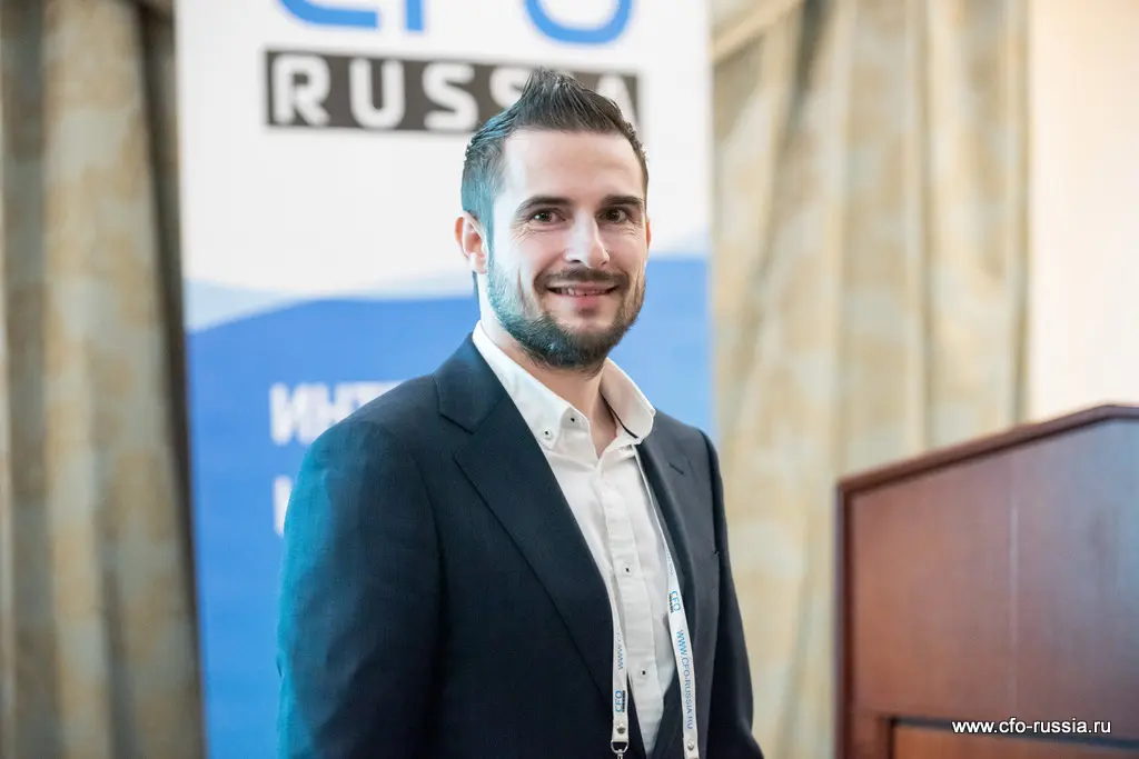 Виктор Волков<br />
Начальник управления логистики и закупок<br />
ГК ГЕНЕРИУМ ART_7112 Volkov.jpg